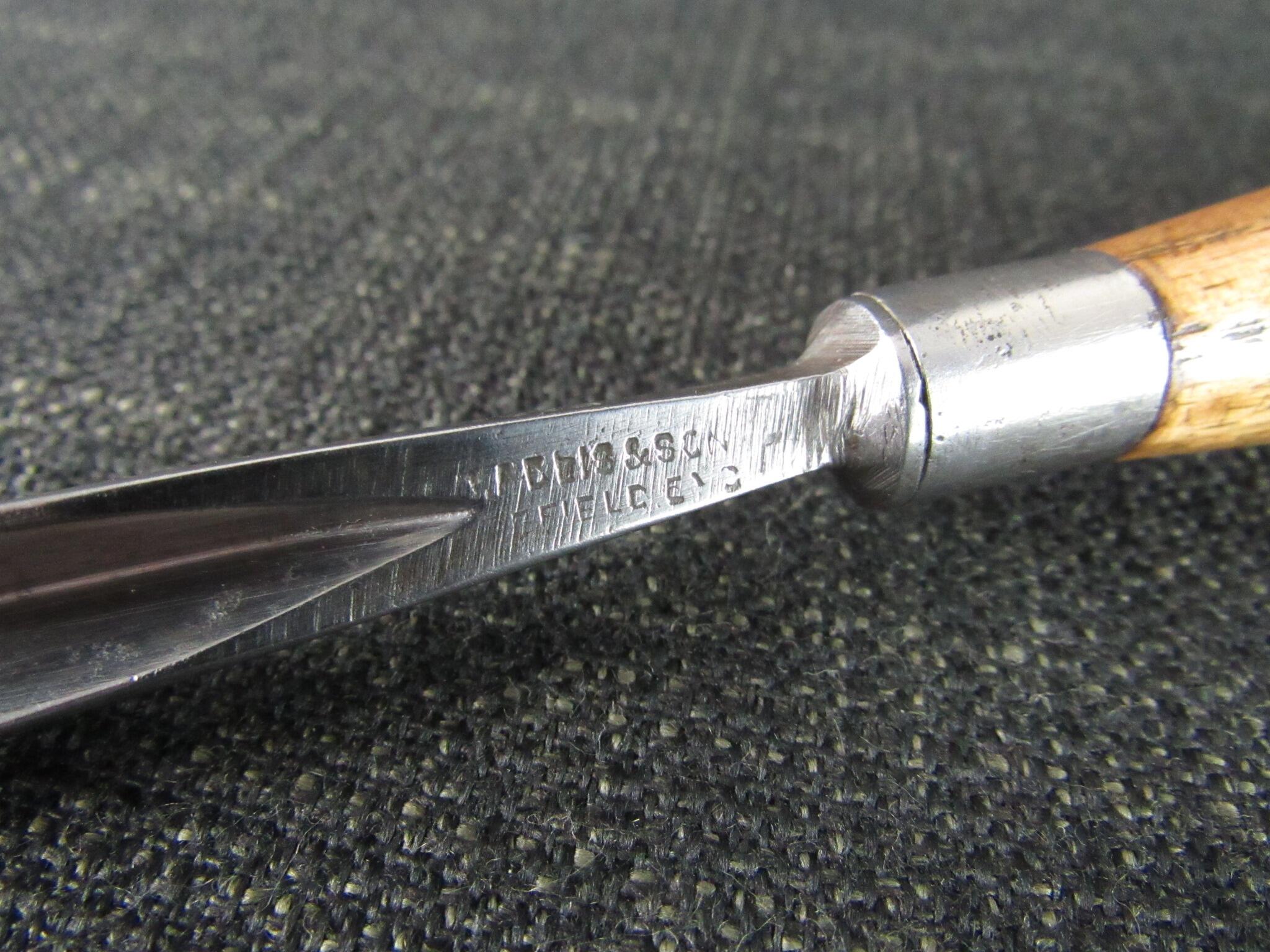 JB ADDIS 3/8 inch No 39 V Carving Tool