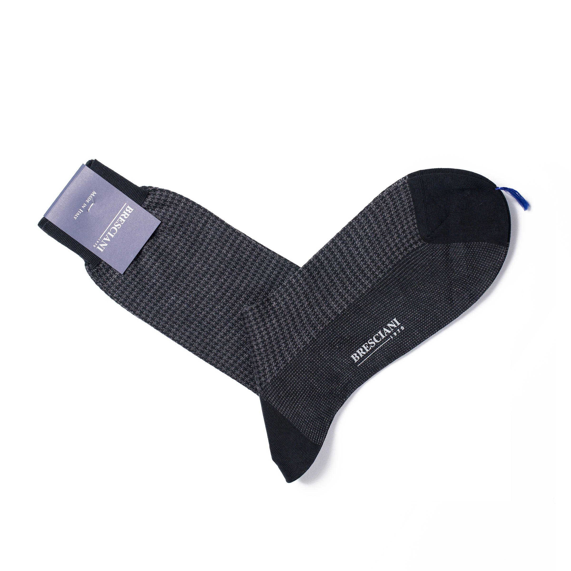 Bresciani cotton socks in grey houndstooth pattern