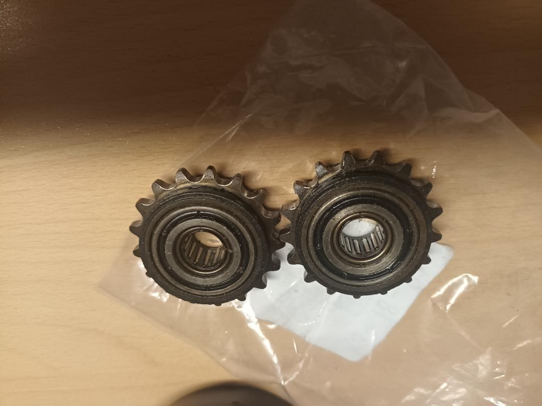 Cam chain idler gears (genuine) Z1-Z900-Z1000 USED