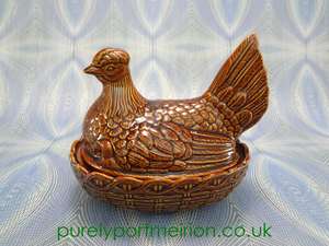 1970s NEW PORTMEIRION HEN CASSEROLE DISH WITH LID MADE IN ENGLAND c 