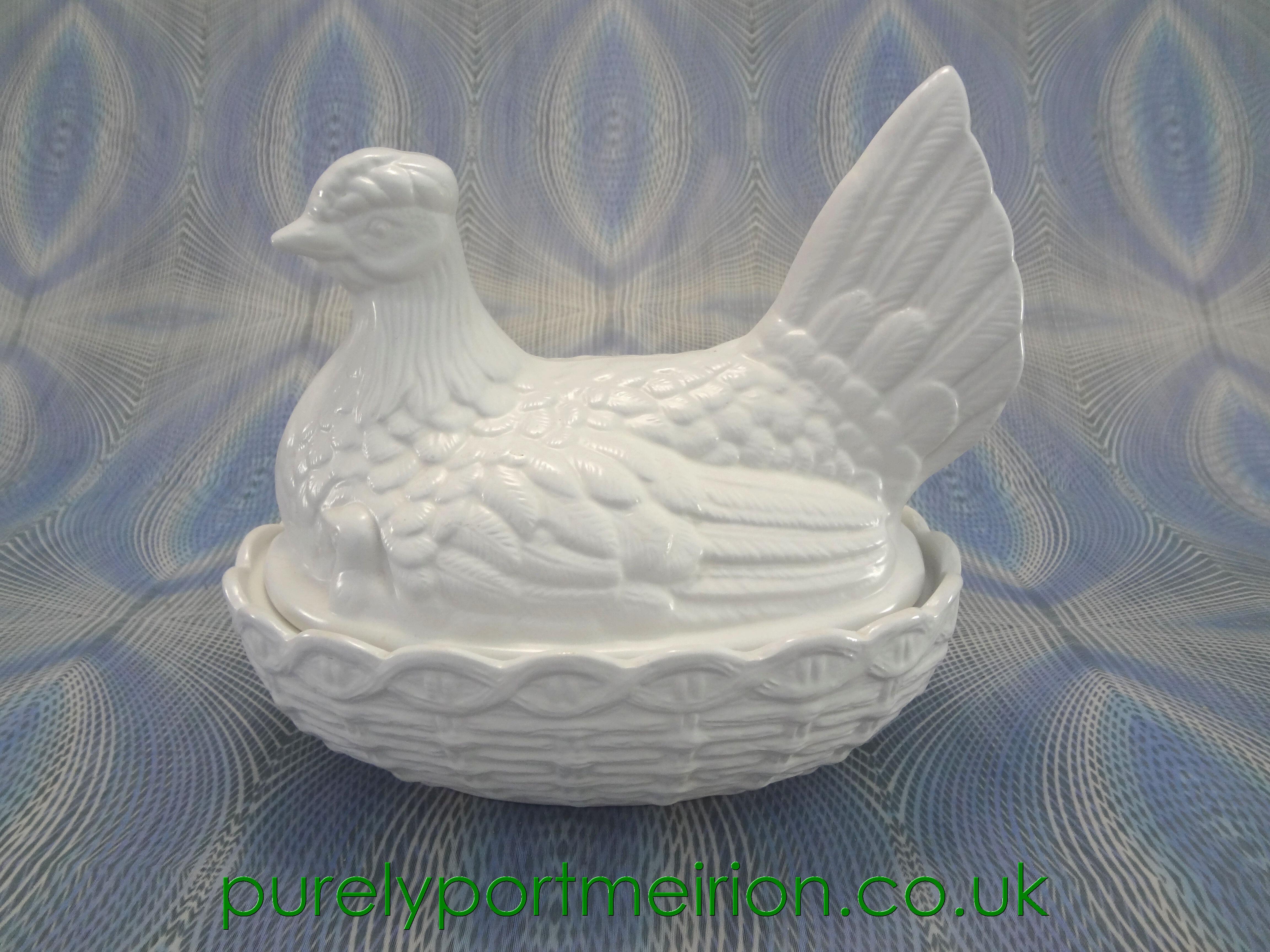 Portmeirion Pottery Satin White Chicken Size 2 Casserole Dish/Egg Store, H44