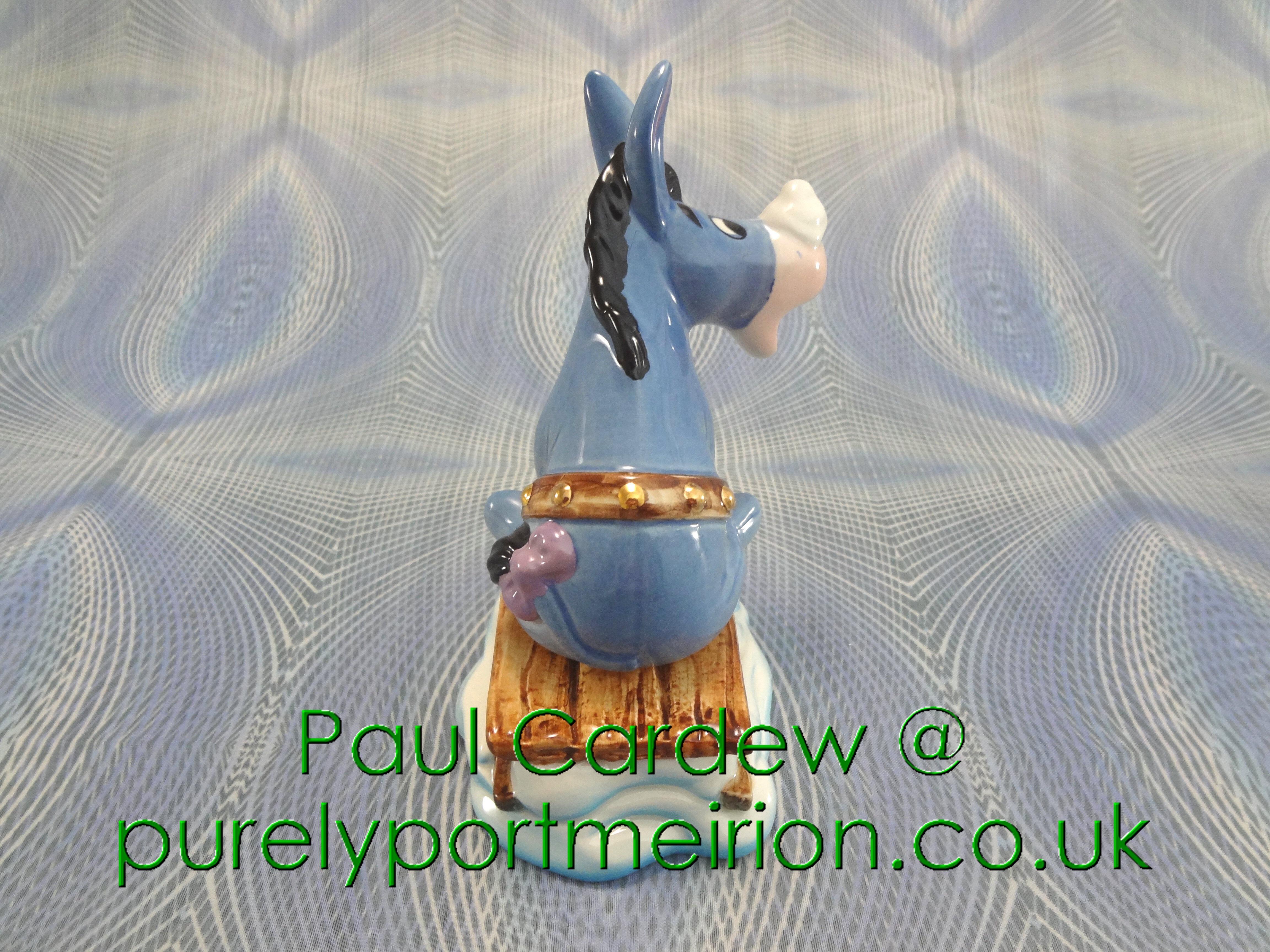 Paul Cardew Design Disney Showcase Winter Pooh Placement Piece, TP336