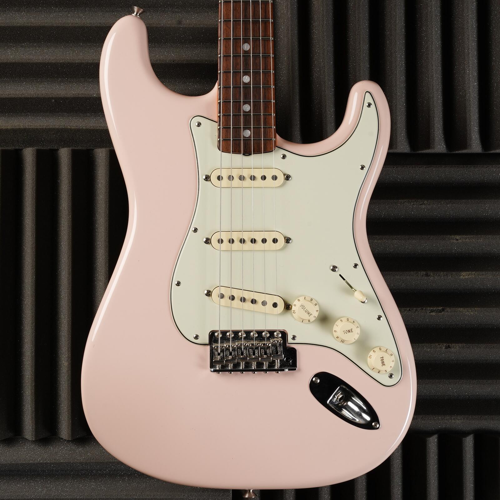 Black stratocaster 2025 rosewood neck