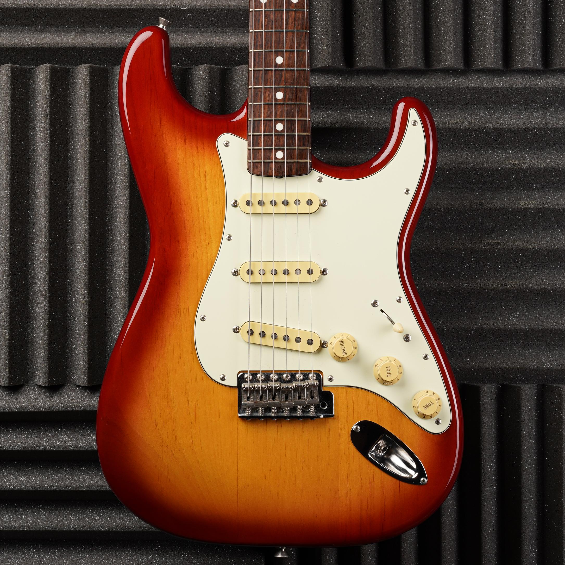 Fender strat 62 deals reissue