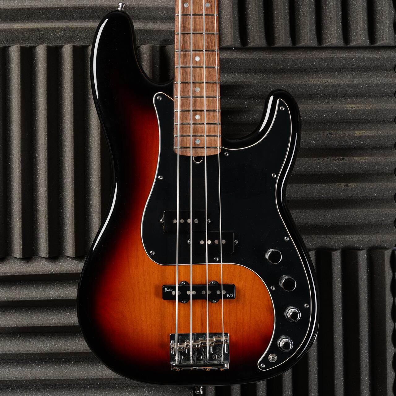 Fender American Deluxe Precision Bass with Rosewood Fretboard 2012