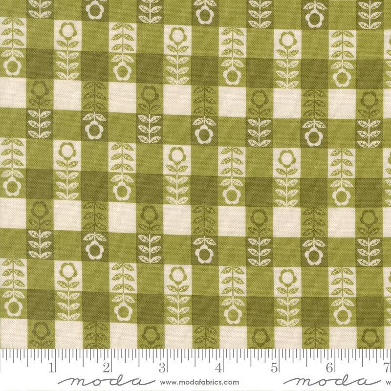 Moda The Henhouse - Flower Plaid Grass