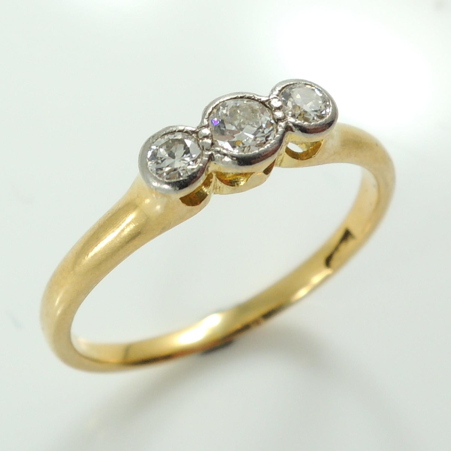 Vintage Second-hand Classic 18ct Gold Three Stone Diamond Ring