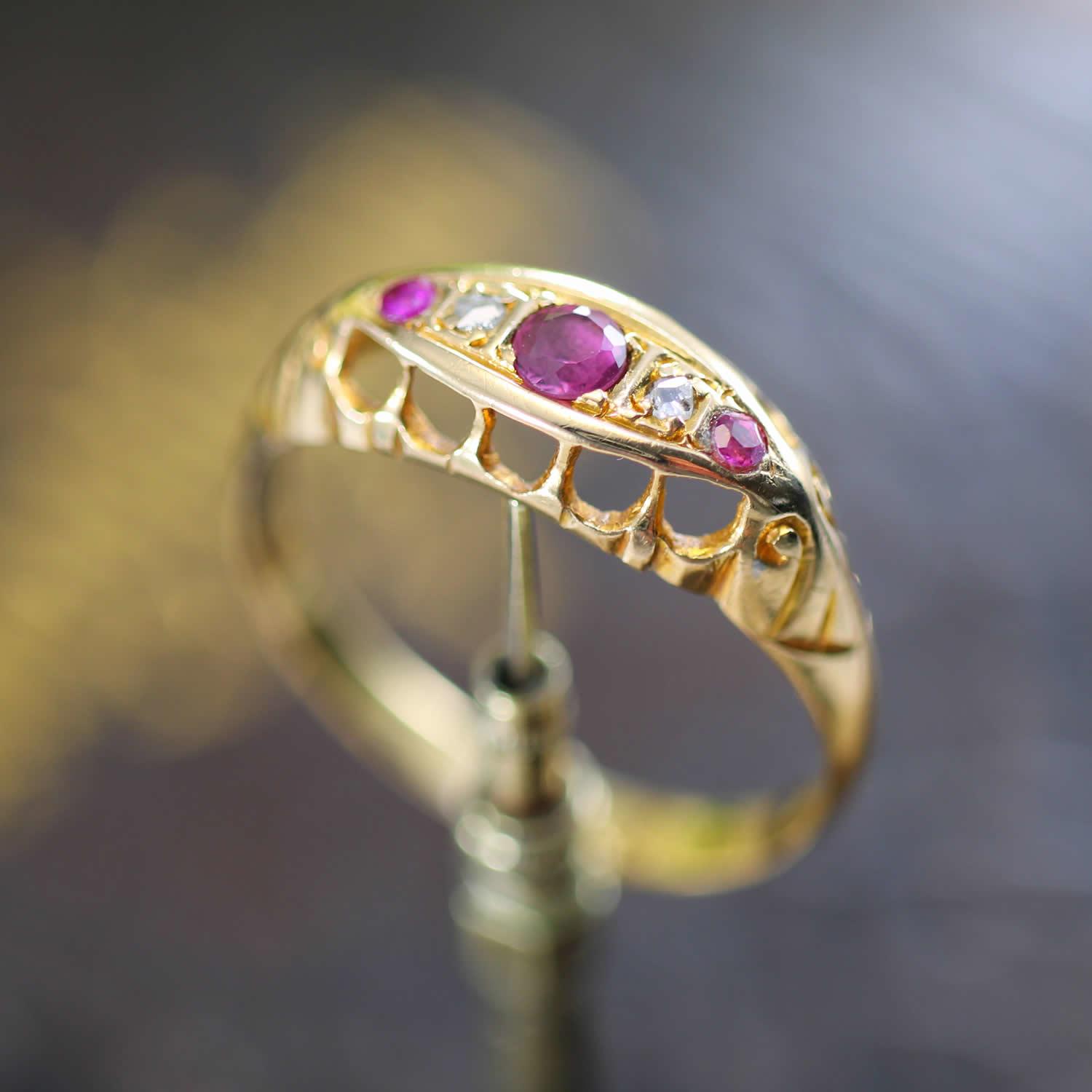 Vintage 18ct Gold Ruby Diamond Ring Chester 1916
