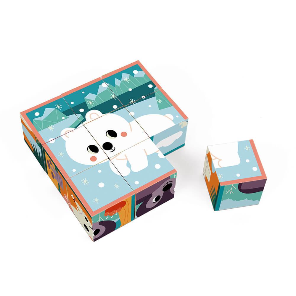 Four colourful, sturdy cardboard cubes to make up a picture of a polar bear.