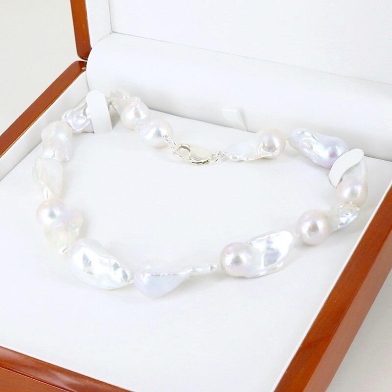 Large pearl hot sale choker necklace