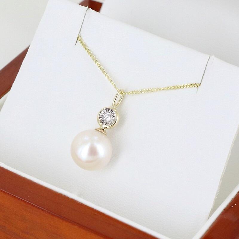Large White 8.5-9mm Pearl & Diamond Pendant Necklace On 9K Yellow Gold
