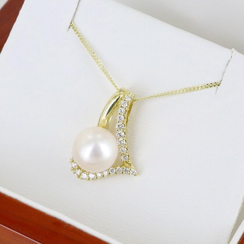 14KT Yellow Gold Diamond Interlocked Pearl Necklace