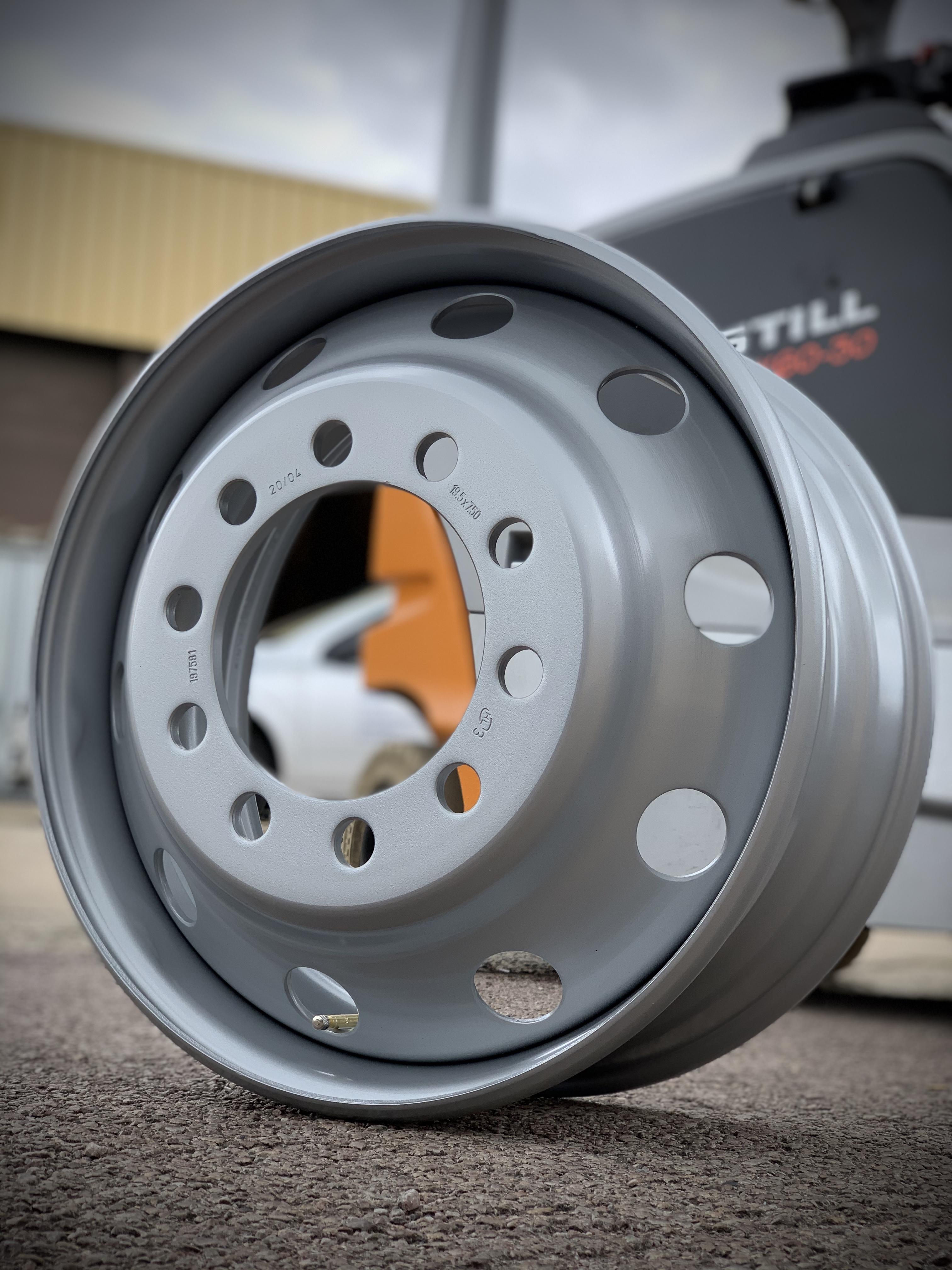 7.50x19.5 10 Stud Heavy Duty Twin Fitment Trailer Wheel