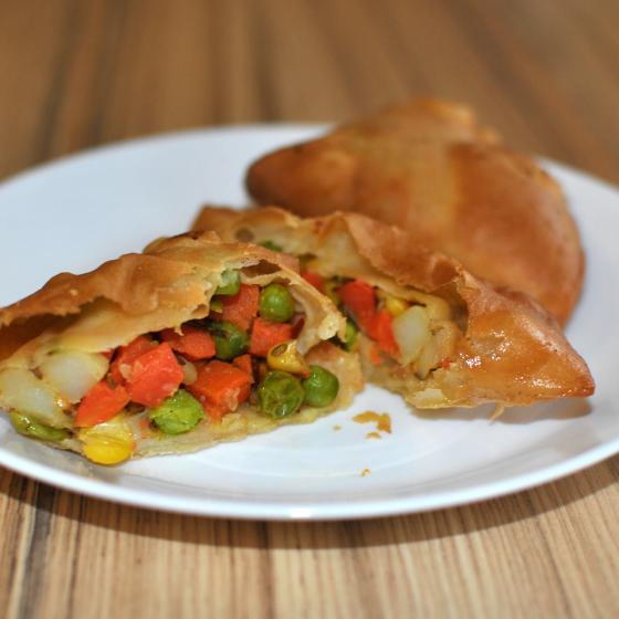 Vegetarian Samosas, Mix Vegetables COOKED | Arzu Samosa Savouries