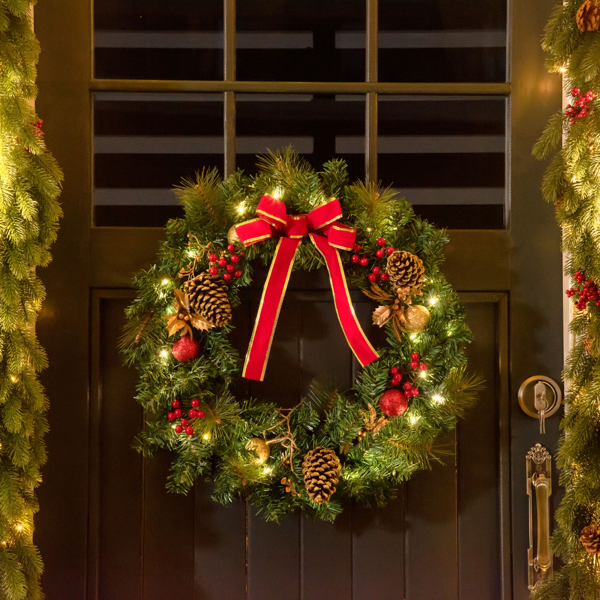60cm Pre-Lit Artificial Christmas Door Wreath Holly LED Decor Pine Cones Hanging