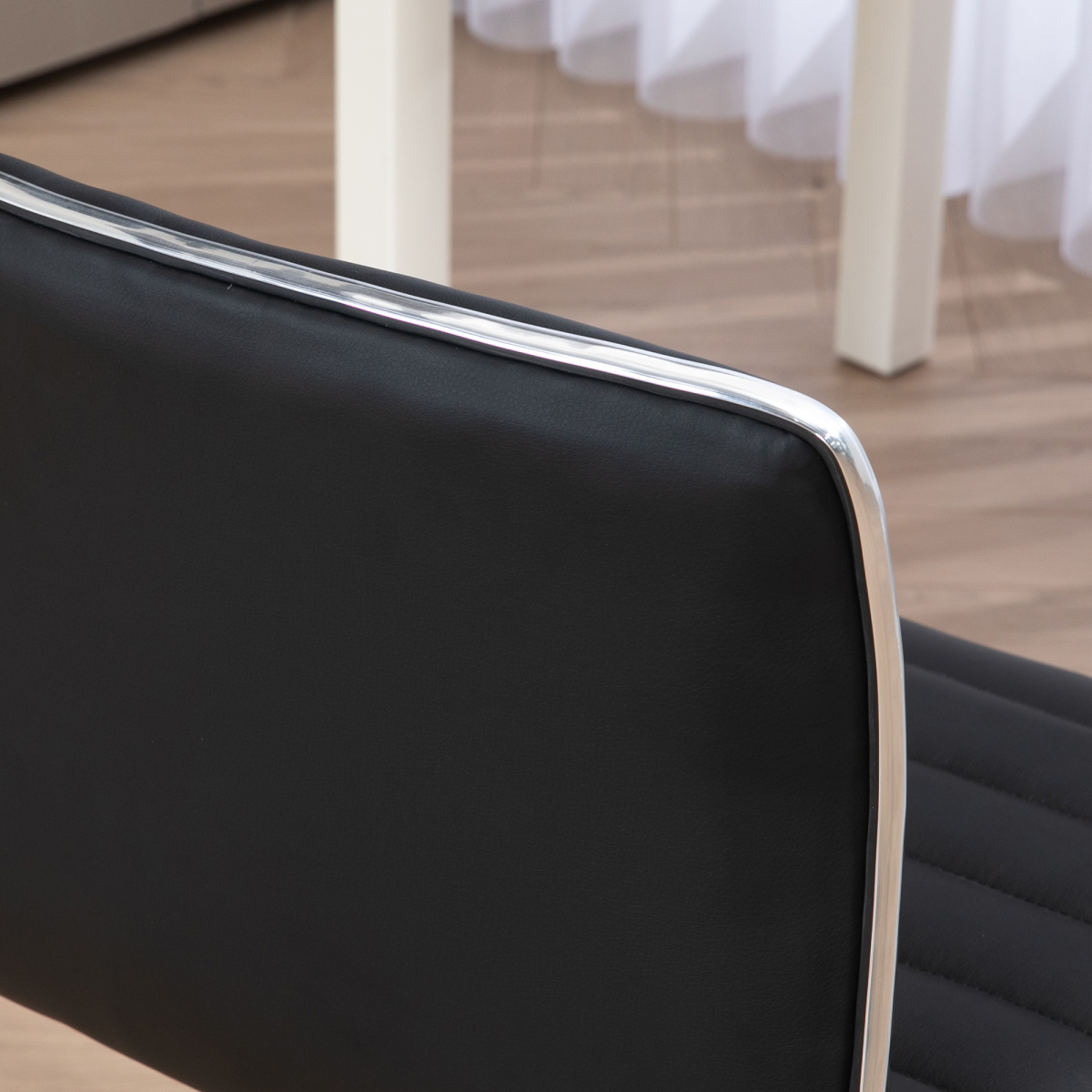 Adjustable Office Chair with 360 Swivel Black