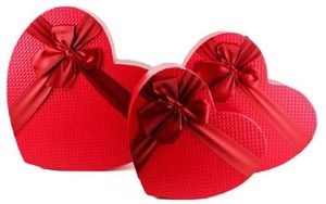 hat boxes for flowers red heart