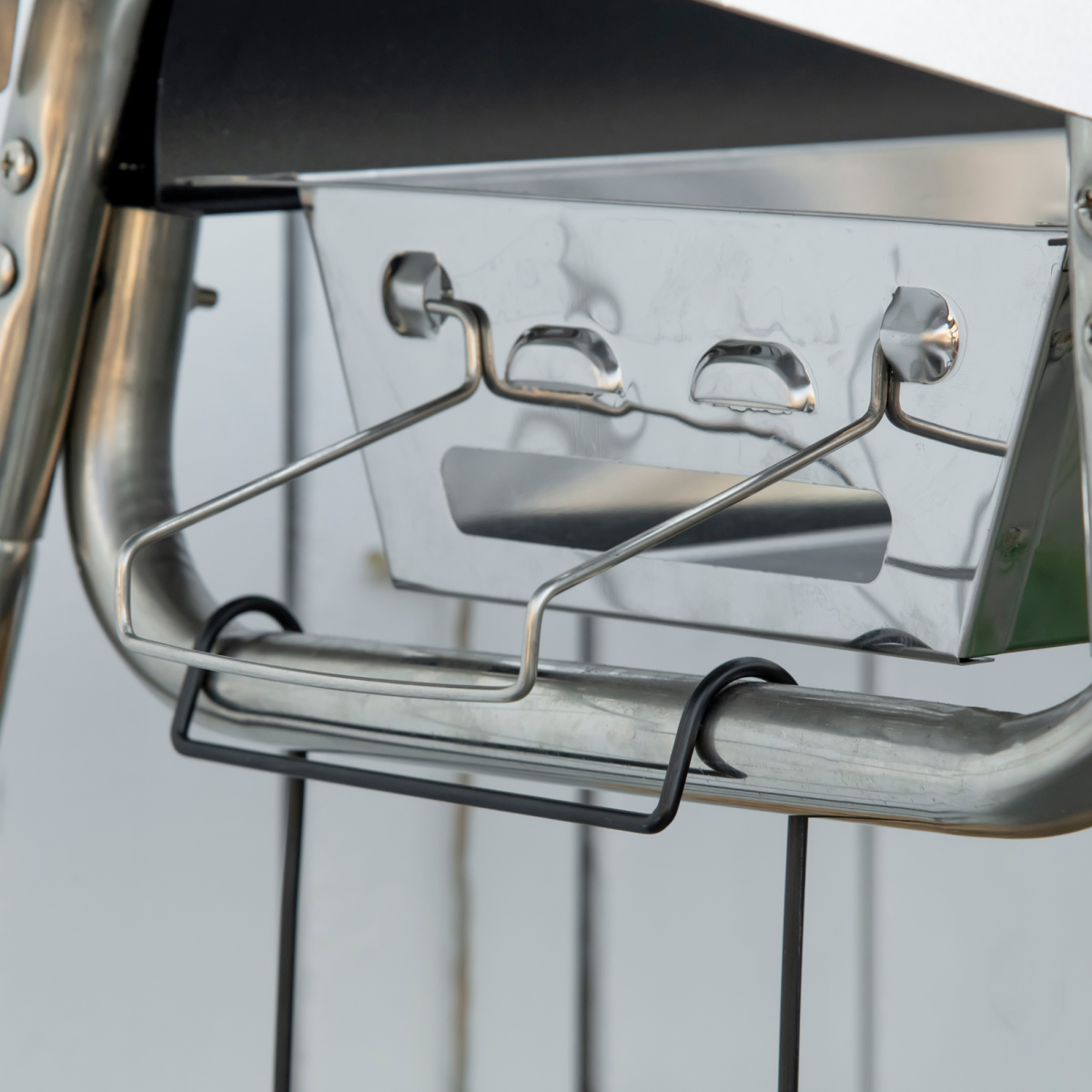 Charcoal BBQ Grill with Griddle Plate