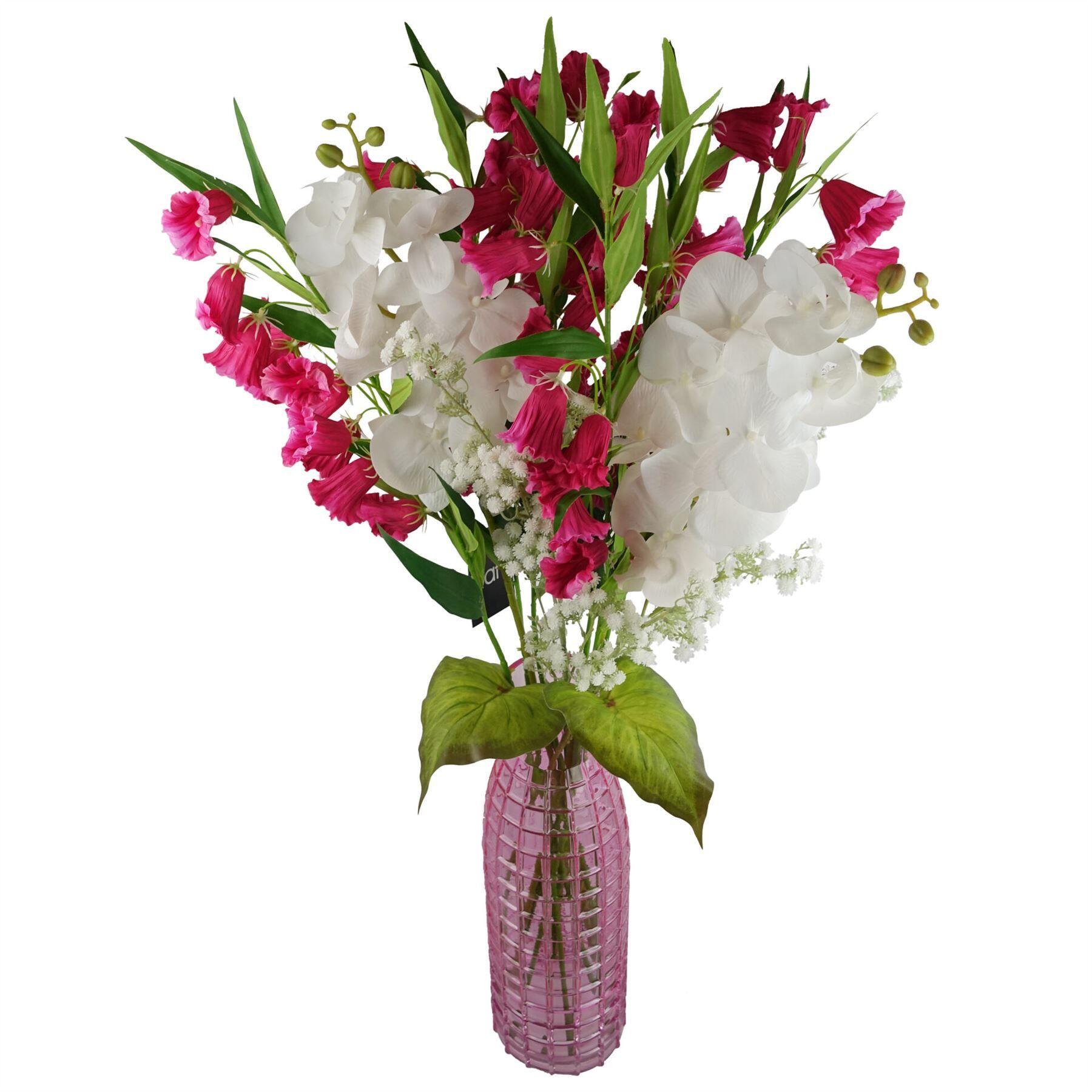 lifestyle shot of 85cm gypsophila white stem