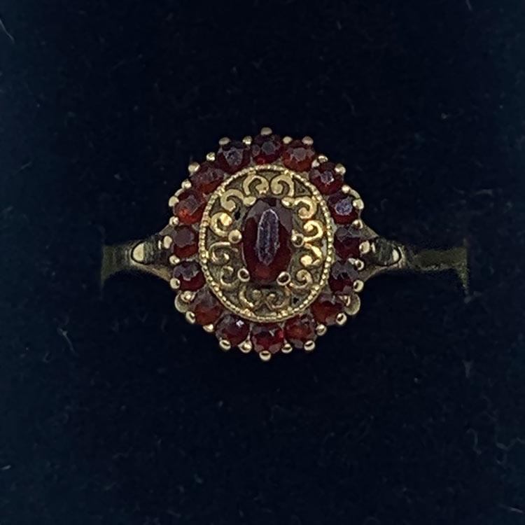 Traditional Silver/Gold Setting