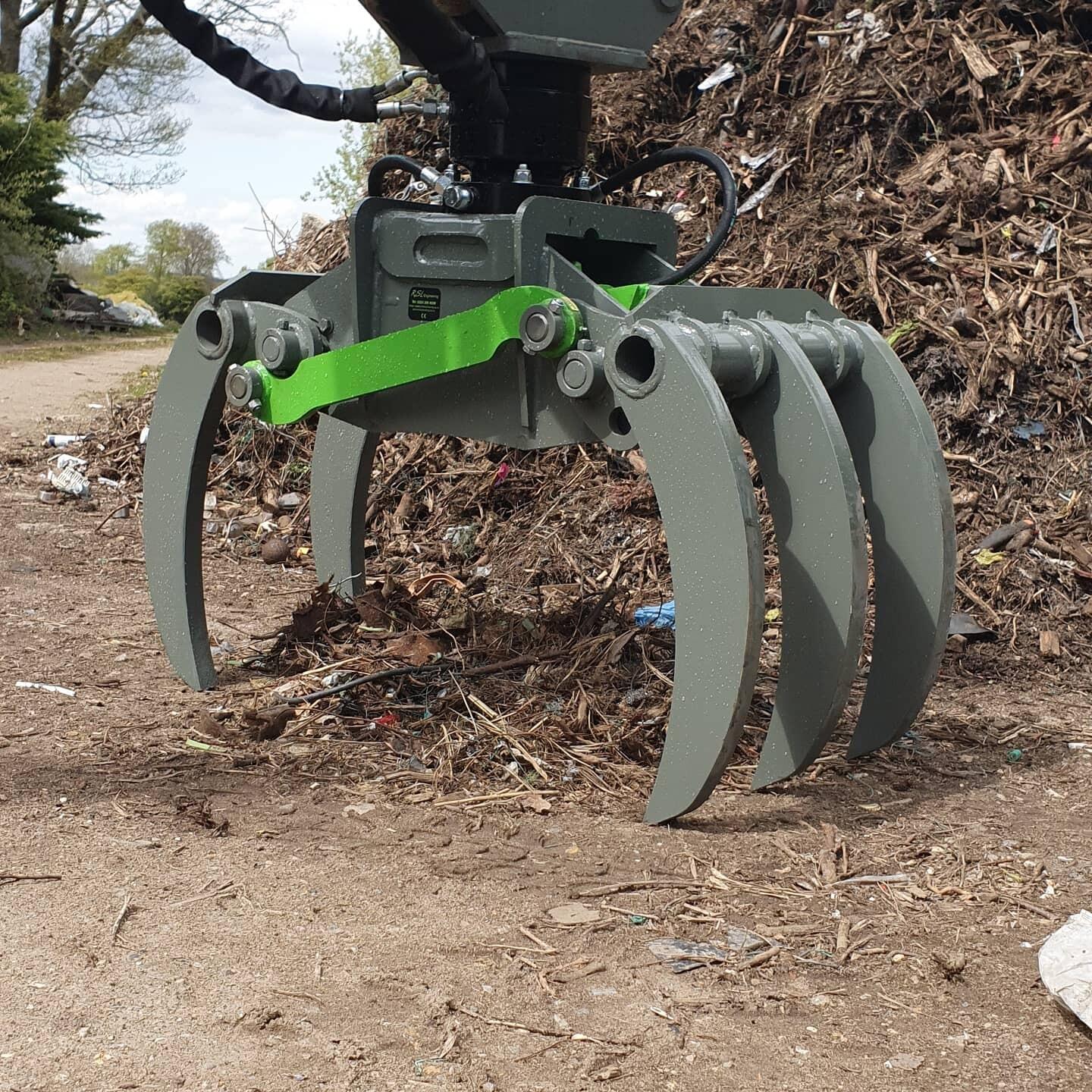 RSL Engineering Excavator Attachments - Hydraulic Grapples