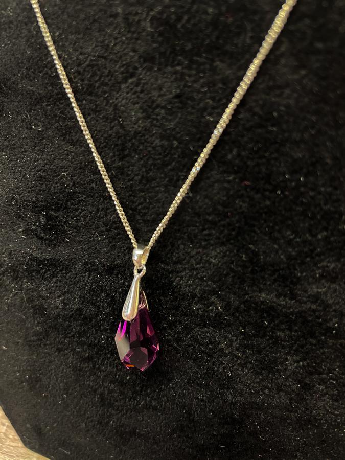 PURPLE COLOURED STONE ON SILVER CHAIN23-03-2021 at 11.09.45 4.JPG