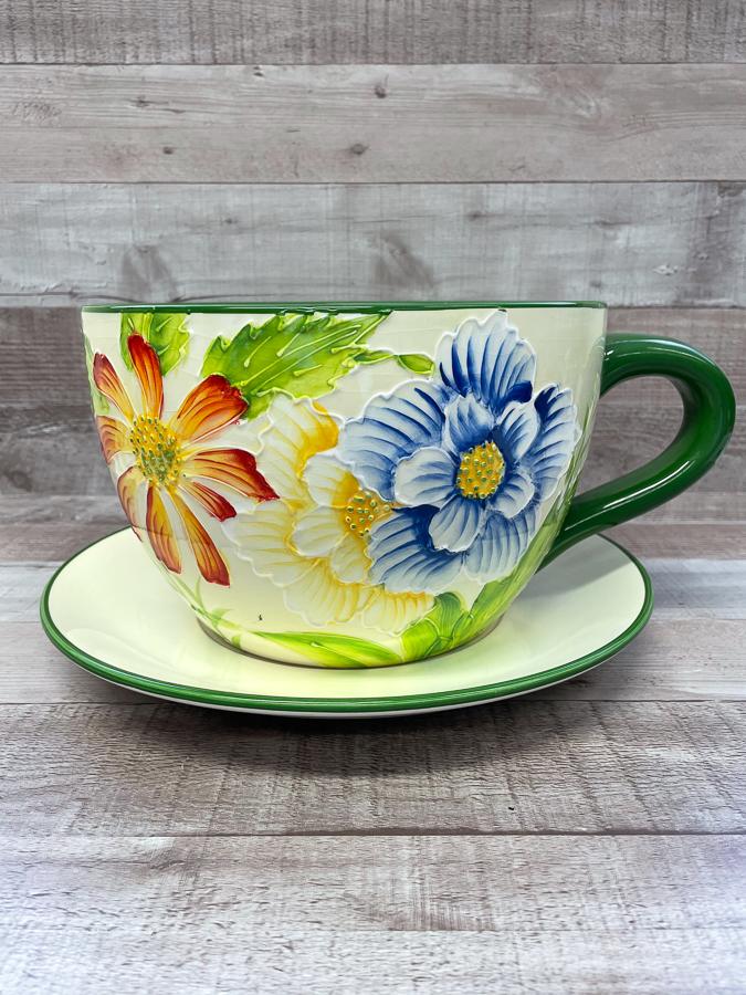 LARGE CREAM AND GFREEN WITH FLOWER DESIGN CUP AND SAUCER11-03-2021 at 13.56.19 3.JPG