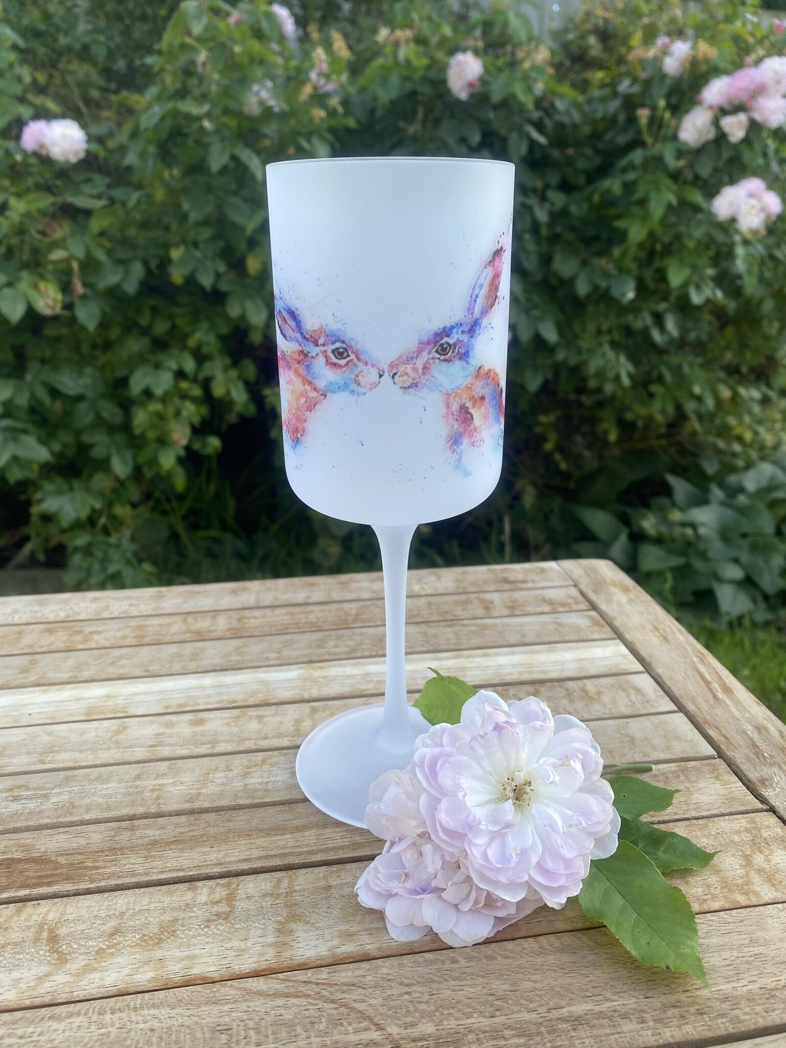 kissing hares wine glass