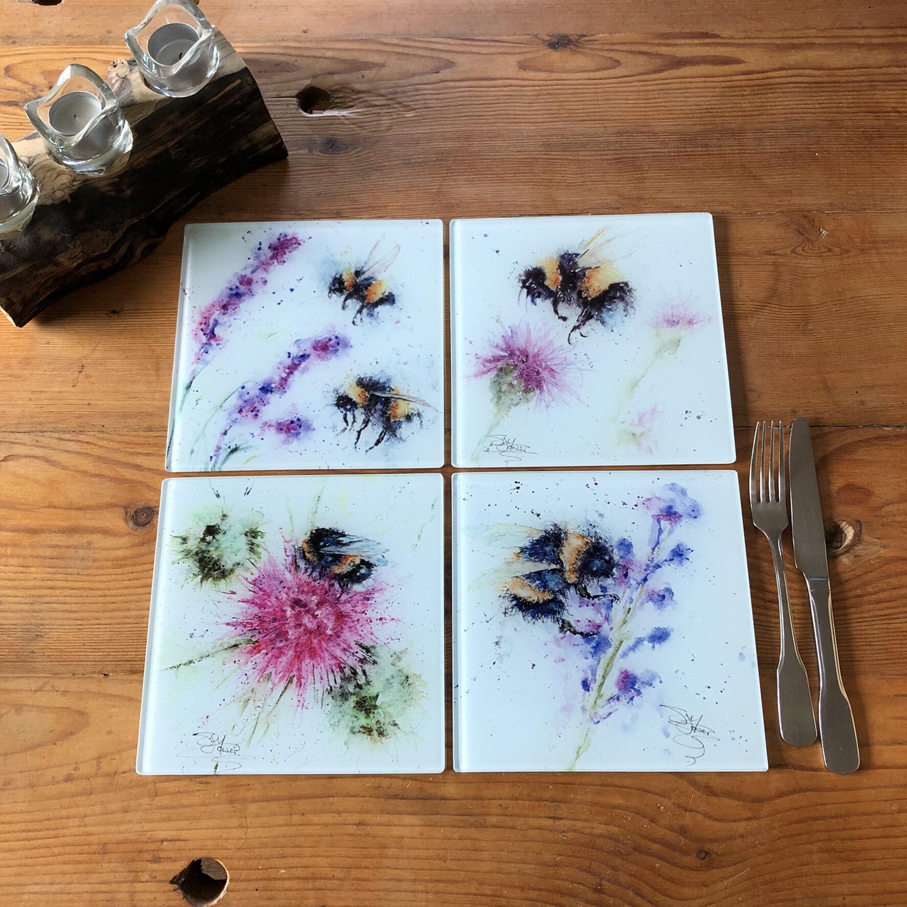 bees and flowers square table mat set