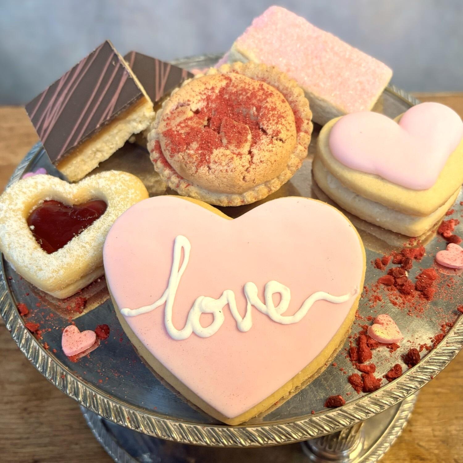 Hugs & Biscuits Gift Box with Love Heart Biscuit | Botham's of Whitby ...