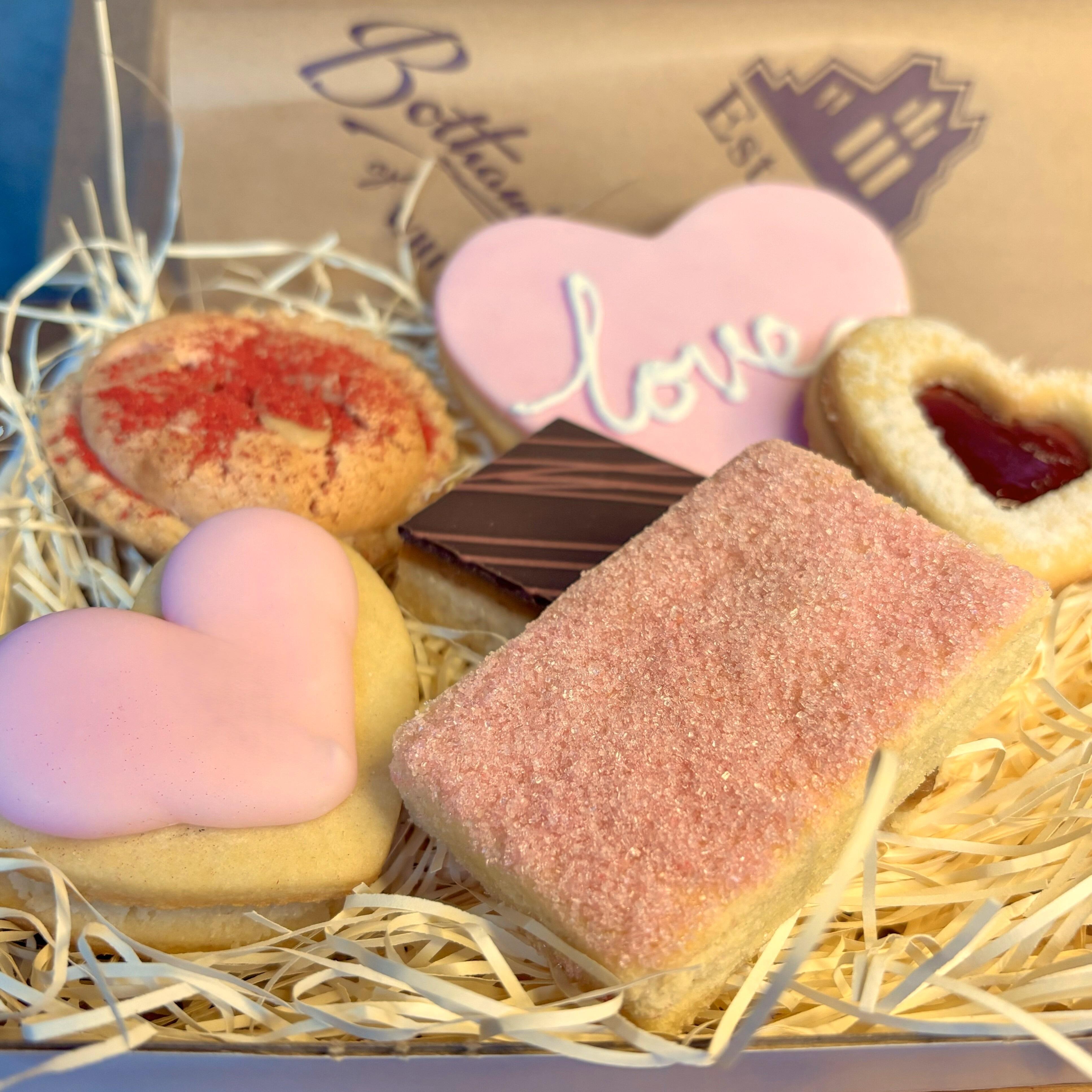 Hugs & Biscuits Gift Box with Love Heart Biscuit | Botham's of Whitby ...