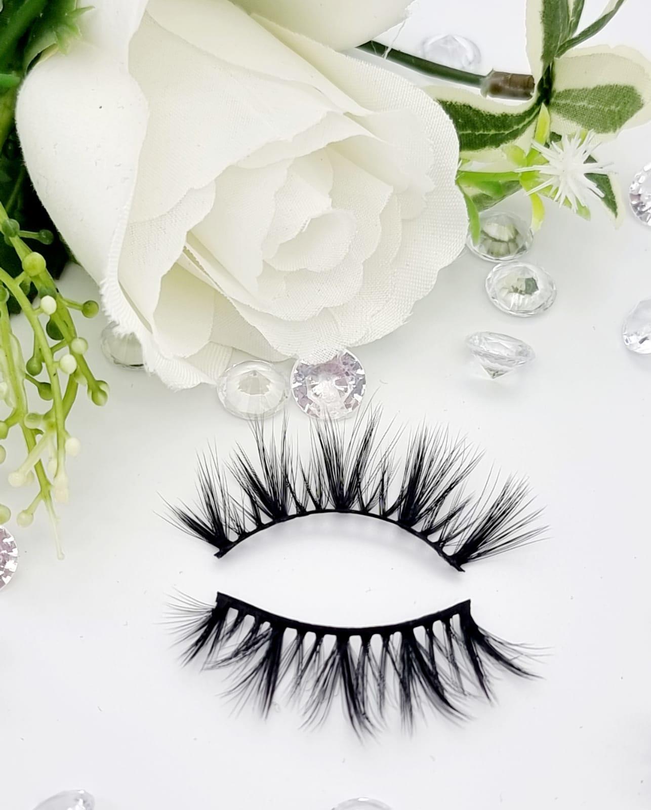 3D Silk lashes are very pretty and luxurious, longer & plump 3D Multilayer with a dramatic look, using the highest grade of silk Fibres