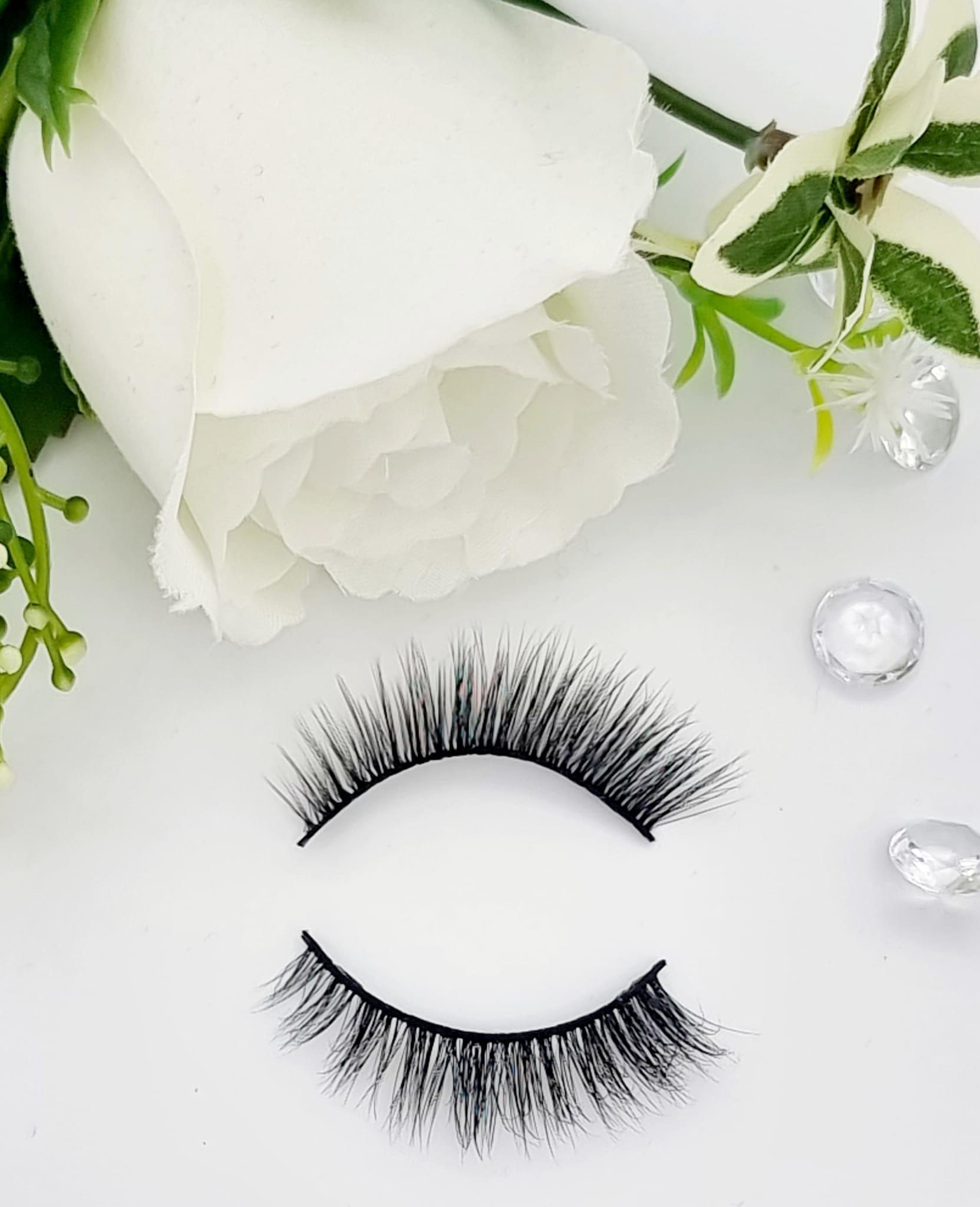 Annie 3D Mink Lashes  are very pretty and luxurious, longer & plump 3D Multilayer for a softer look.