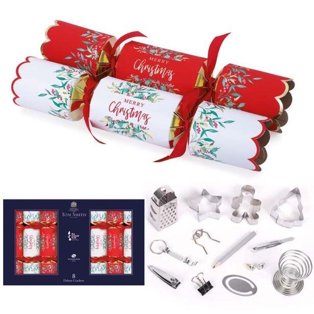 An 8 pack of Tom Smith Traditional Deluxe Crackers