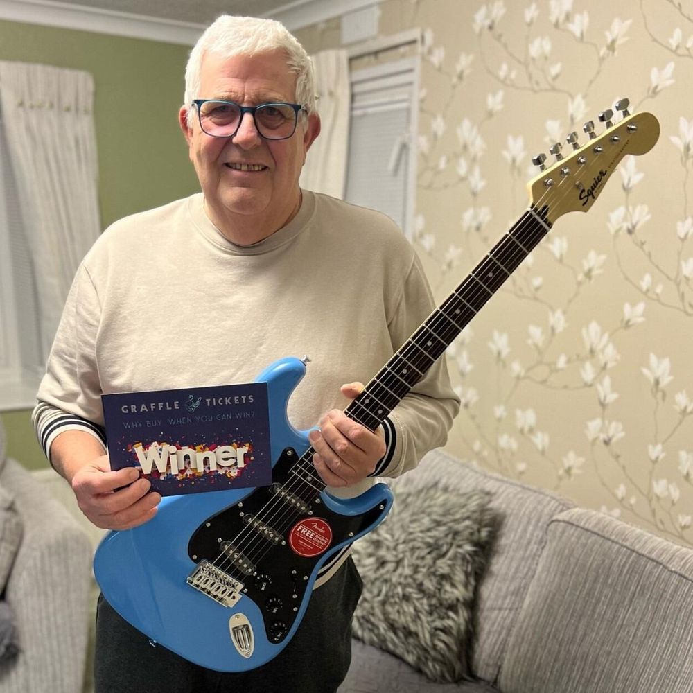 Squier Sonic Strat California Blue Winner, Terry McCarthy (Windsor)