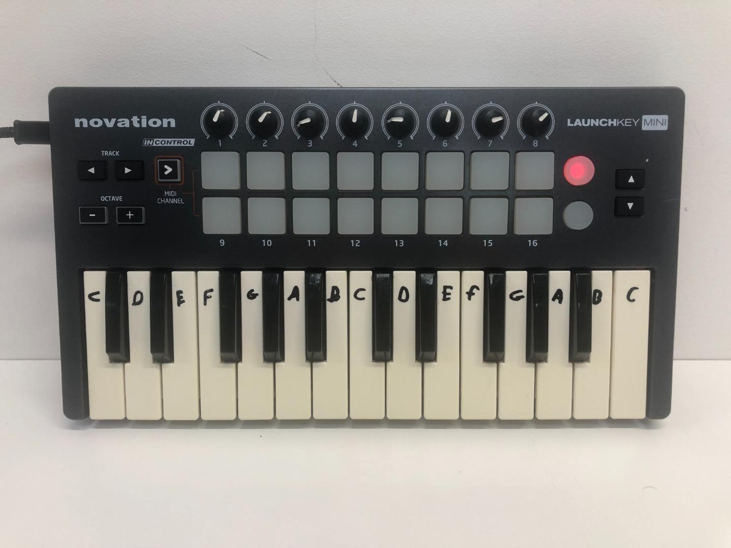 Novation LaunchKey Mini MIDI Keyboard