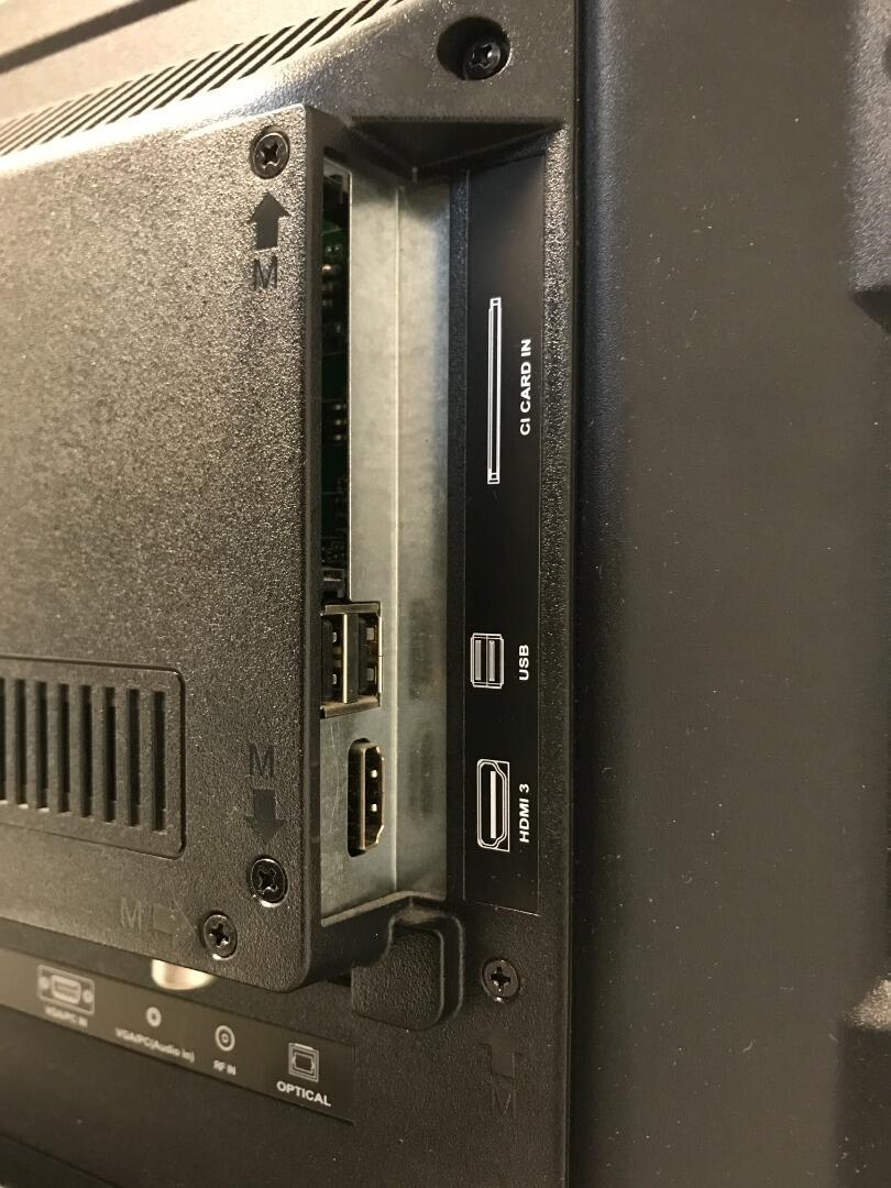 Technika 40F22BFHD/DVD 40'' Full HD Digital LED TV with DVD (read