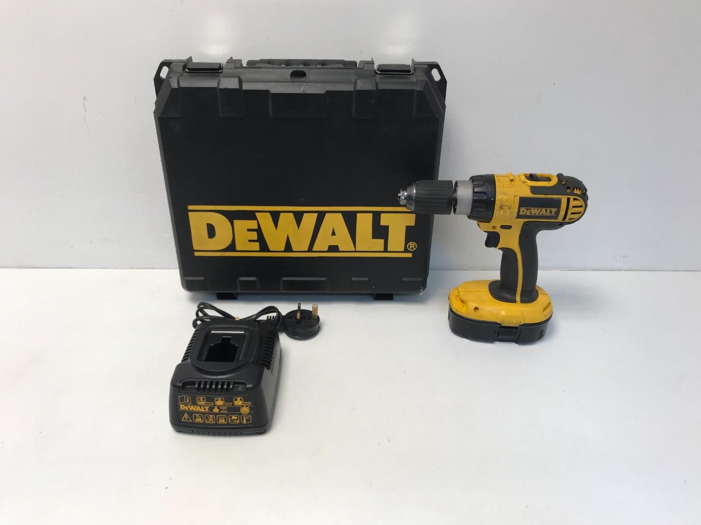 Dewalt dc725 battery online charger