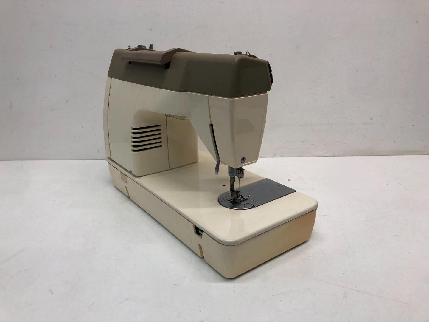 Singer 7106 Vintage Singer 7108 Electric Sewing Machine