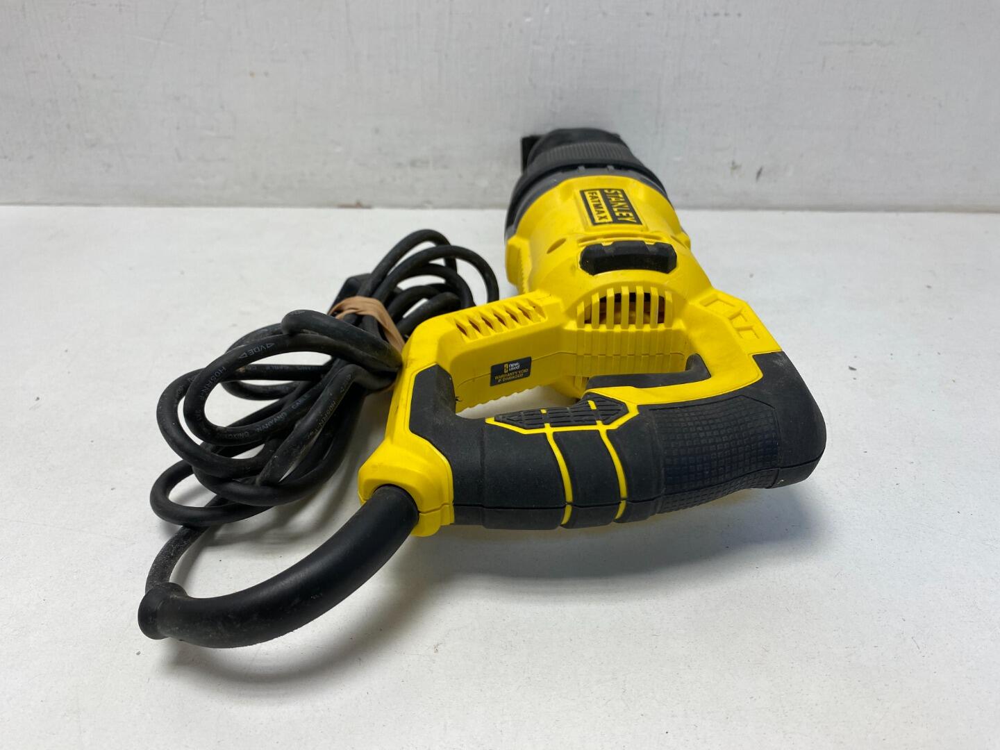 Stanley FatMax reciprocating saw FME360 (900 Watt, 28 mm stroke length, max. 305 mm, idle stroke speed 0-3,500 min-1, tool-free saw blade replacement, movable saw blade, incl. wooden