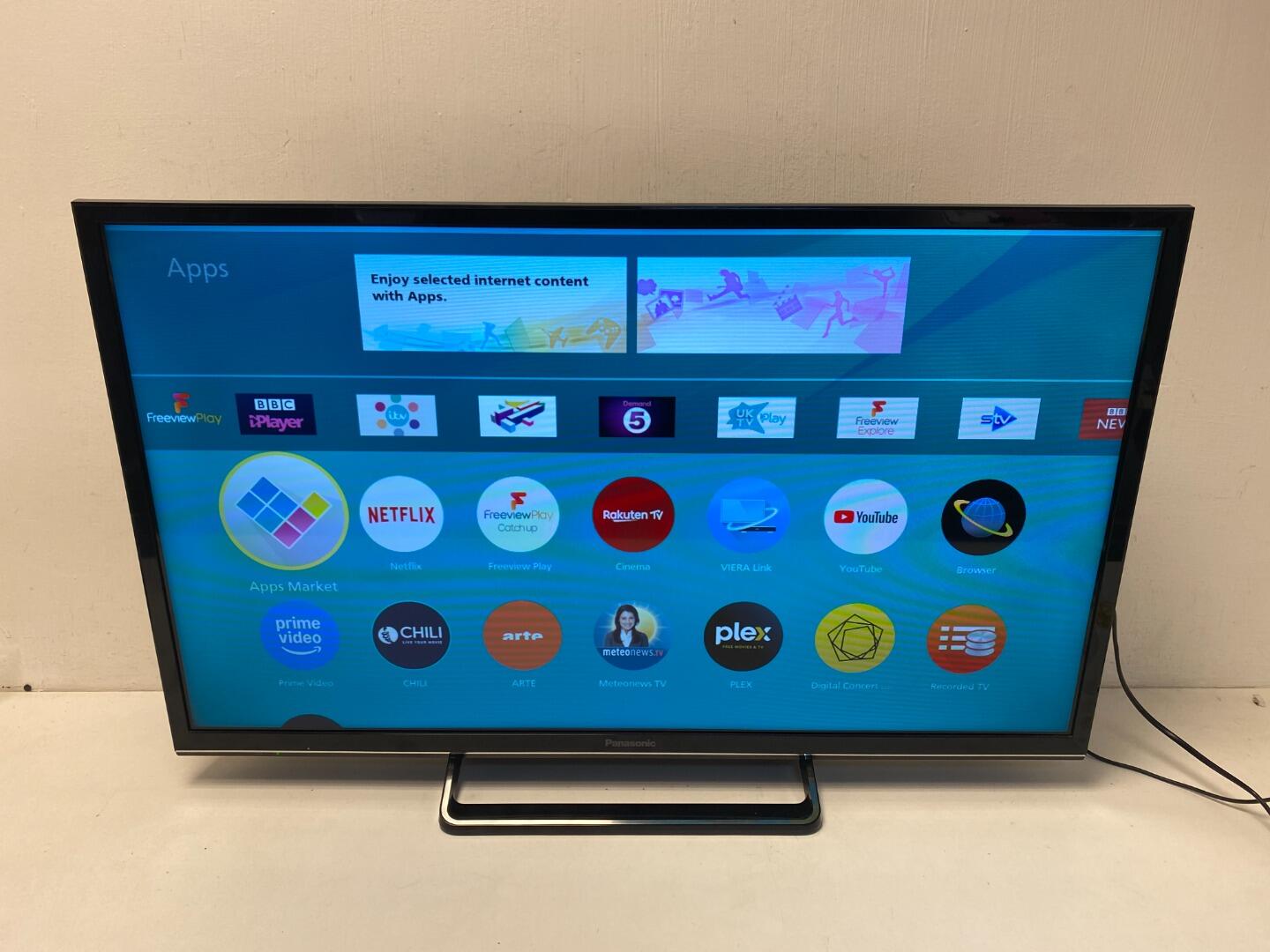 Panasonic TX-32FS500B 32'' HD Ready Digital LED TV