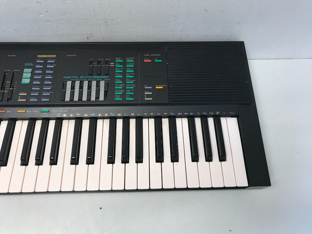 Yamaha PSR36 Electric Keyboard