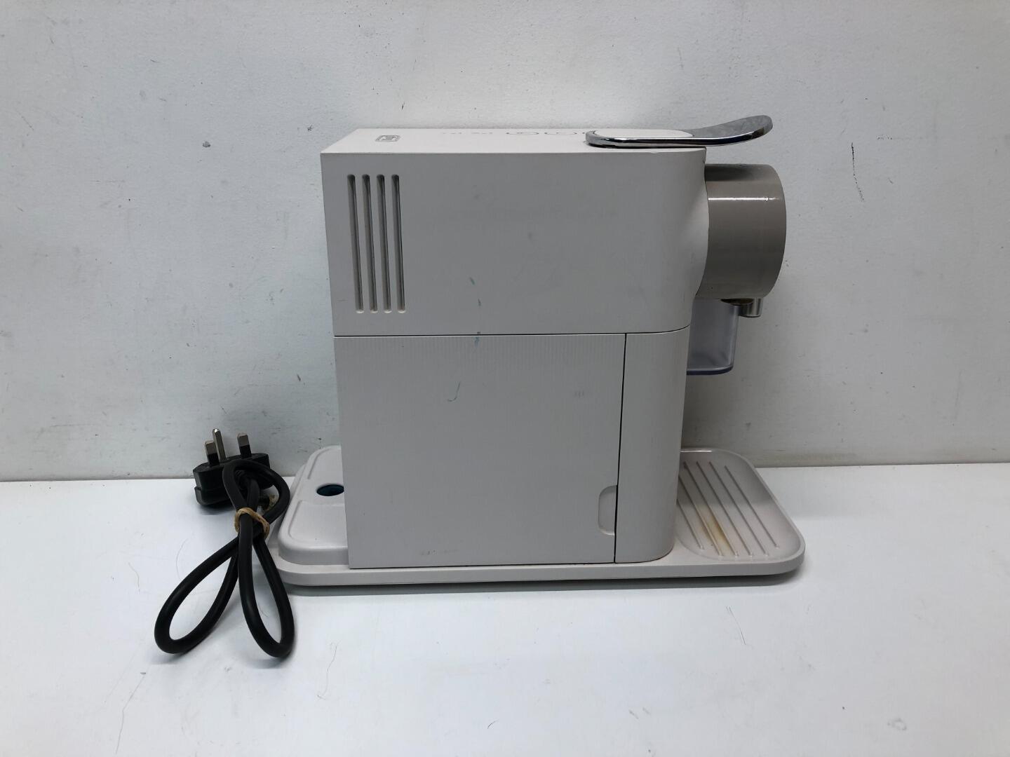 Delonghi Lattissima One EN500 Coffee Machine