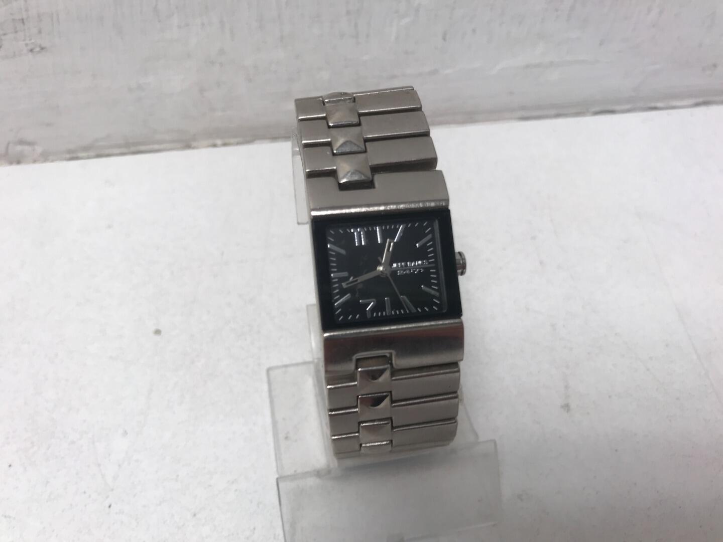 Jeff banks watch top