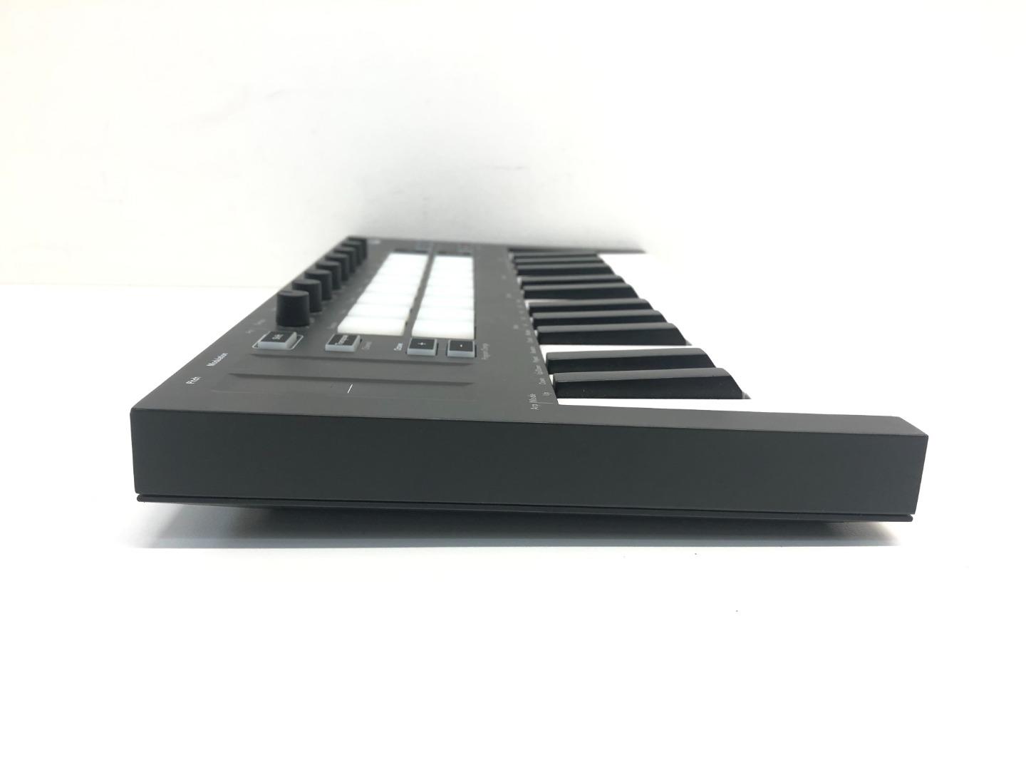 Novation LaunchKey Mini MIDI Keyboard