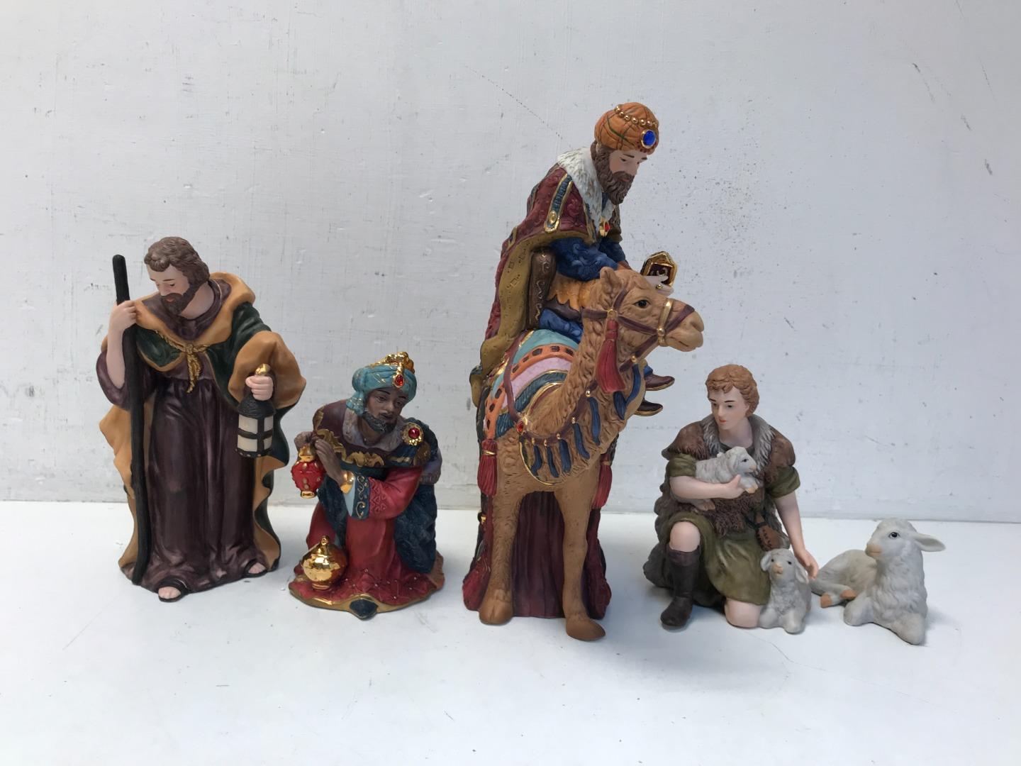 Kirkland Signature Porcelain Nativity Set (read description)