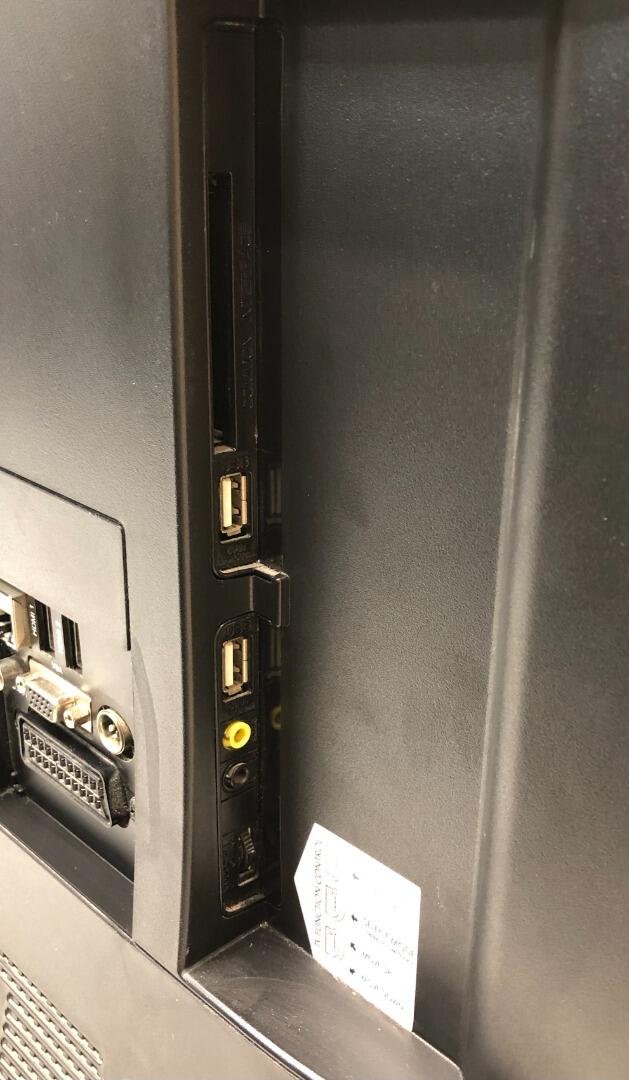 Bush LED40127FHDCNTD 40'' Full HD Digital LED TV (line on screen)