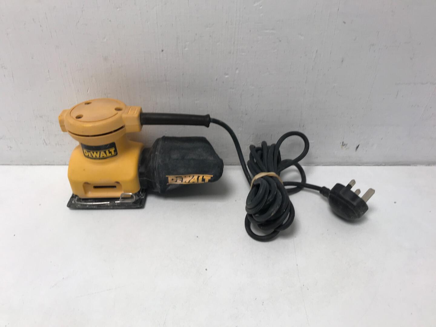 DeWalt DW411 240V 170W Palm Sander