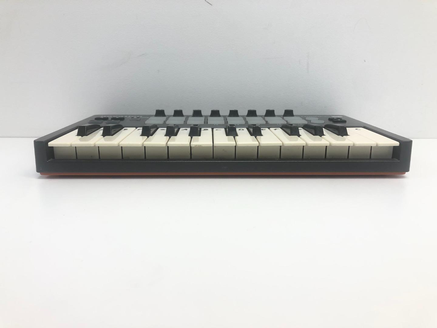 Novation LaunchKey Mini MIDI Keyboard