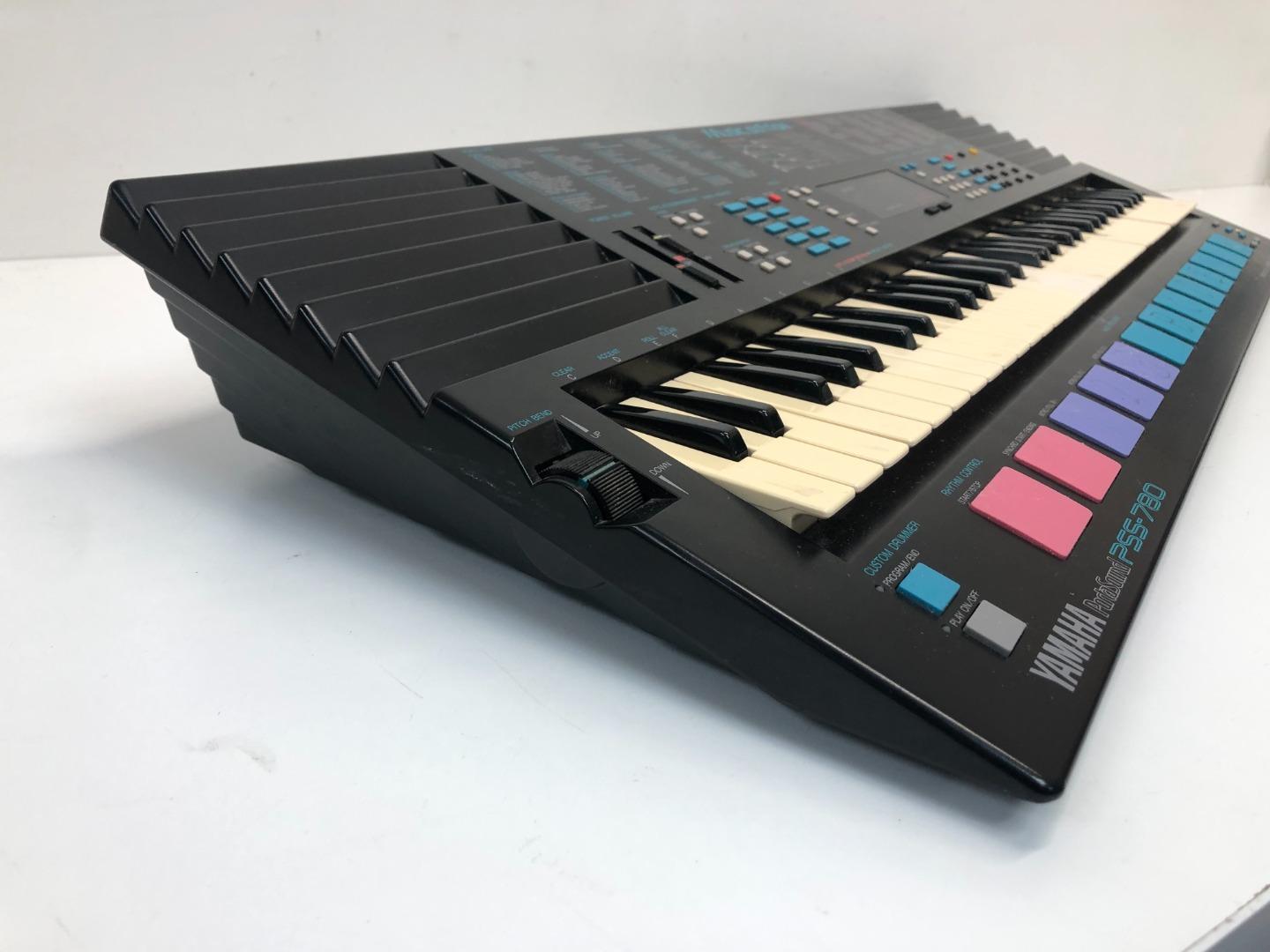 Yamaha PortaSound PSS-780 Keyboard